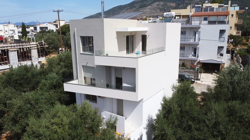 Διώροφη Μονοκατοικία επί Pilotis με υπόγειο Καλαμάτα drone - Kapa Engineering 5